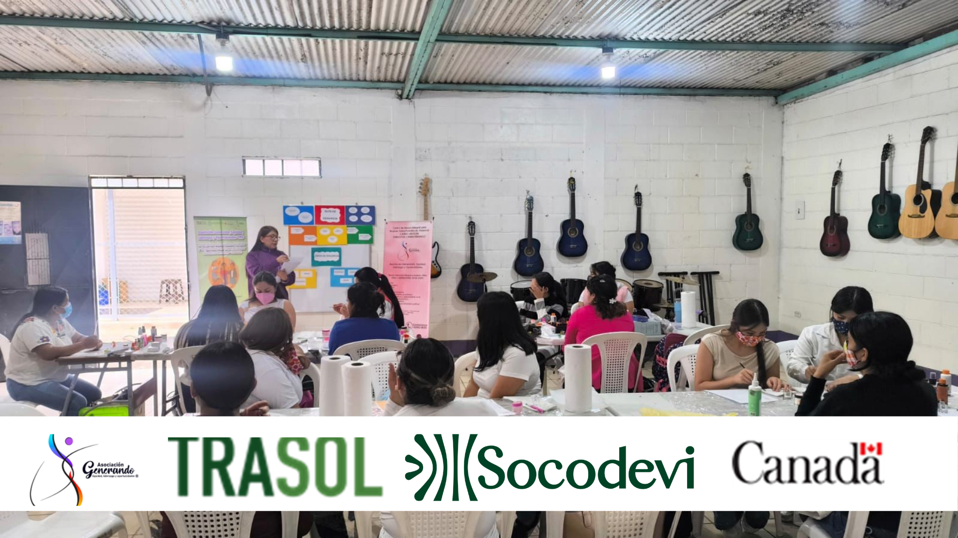 Participantes durante el Círculo de Aprendizaje